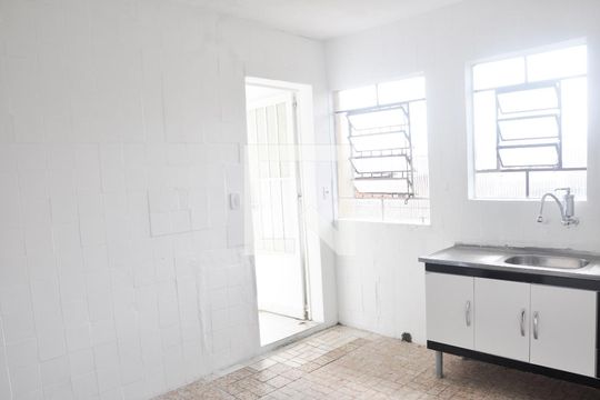 Cozinha de casa para alugar com 2 quartos, 192m² em Vila Bruna, São Paulo