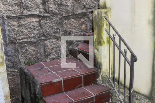 Área Externa de casa para alugar com 2 quartos, 192m² em Vila Bruna, São Paulo