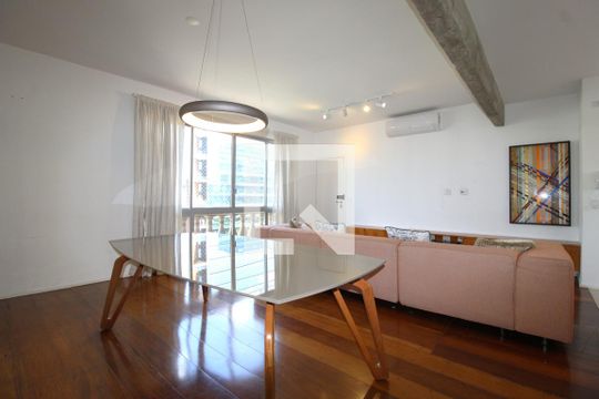 Sala de apartamento para alugar com 3 quartos, 110m² em Vila Olímpia, São Paulo