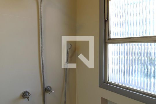 Banheiro da Suíte de apartamento para alugar com 3 quartos, 110m² em Vila Olímpia, São Paulo