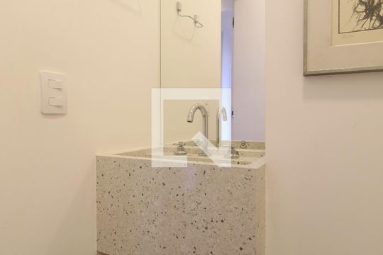 Lavabo de apartamento para alugar com 3 quartos, 110m² em Vila Olímpia, São Paulo