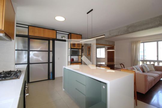 Cozinha e Área de Serviço de apartamento para alugar com 3 quartos, 110m² em Vila Olímpia, São Paulo