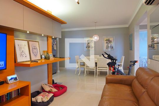 Sala de apartamento para alugar com 3 quartos, 107m² em Trindade, Florianópolis