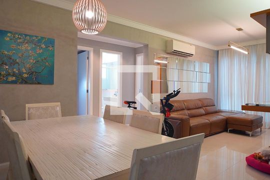 Sala de apartamento para alugar com 3 quartos, 107m² em Trindade, Florianópolis