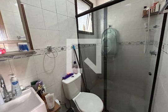 Banheiro Social de apartamento para alugar com 2 quartos, 66m² em Osvaldo Cruz, Rio de Janeiro