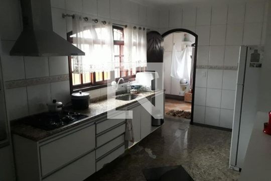 Casa à venda com 3 quartos, 248m² em Vila Guilhermina, São Paulo