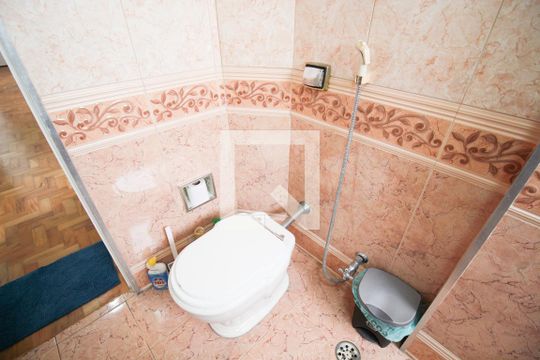 Banheiro de apartamento à venda com 2 quartos, 84m² em Vila Olímpia, São Paulo