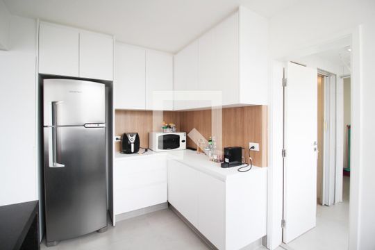 Cozinha de apartamento à venda com 2 quartos, 84m² em Vila Olímpia, São Paulo