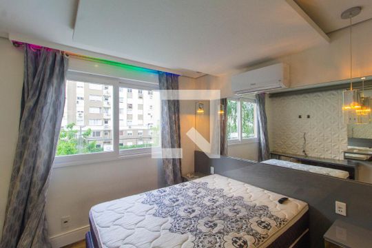 Suíte de apartamento para alugar com 2 quartos, 68m² em Marechal Rondon, Canoas