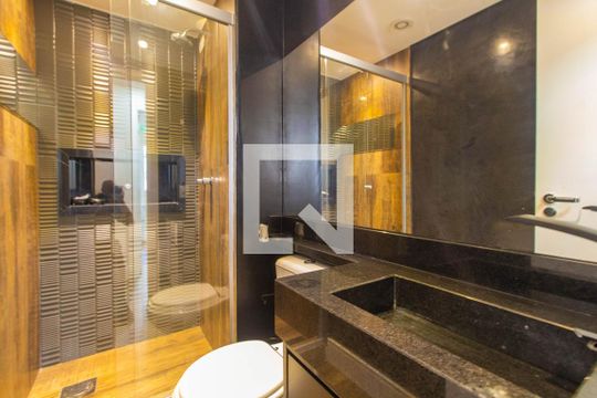 Banheiro de apartamento para alugar com 2 quartos, 68m² em Marechal Rondon, Canoas