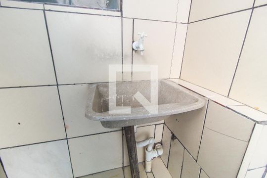 Área de Serviço de casa para alugar com 1 quarto, 35m² em Vila Carmosina, São Paulo