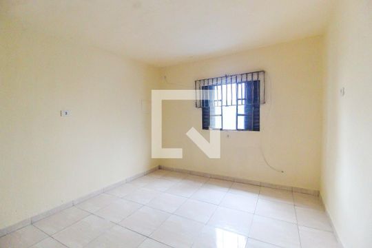 Sala/Quarto de casa para alugar com 1 quarto, 35m² em Vila Carmosina, São Paulo