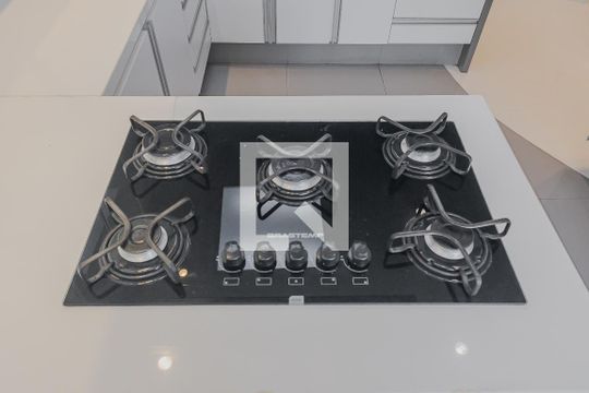 Cozinha de apartamento à venda com 3 quartos, 190m² em Paraíso, São Paulo