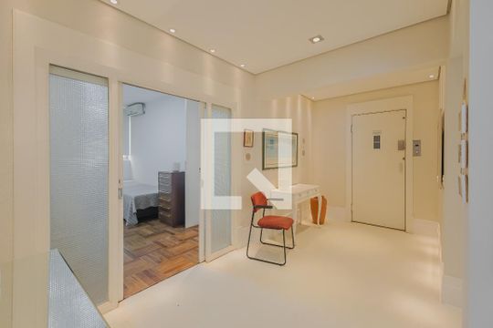 Hall de Entrada de apartamento à venda com 3 quartos, 190m² em Paraíso, São Paulo