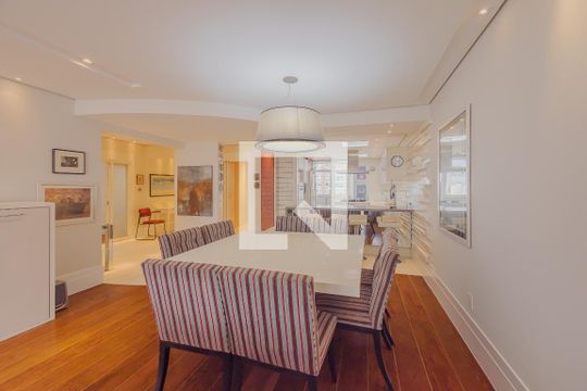 Sala de apartamento à venda com 3 quartos, 190m² em Paraíso, São Paulo