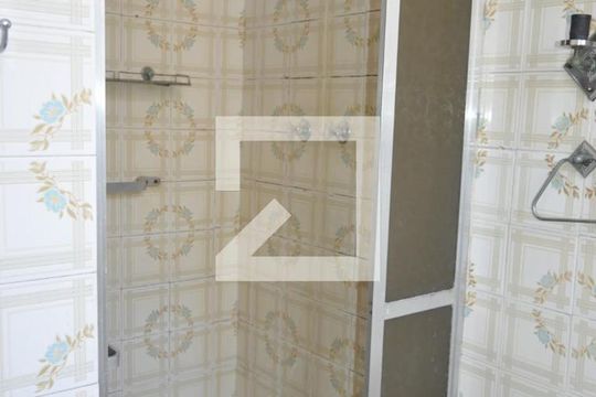 Banheiro de casa para alugar com 5 quartos, 250m² em Jacaré, Rio de Janeiro