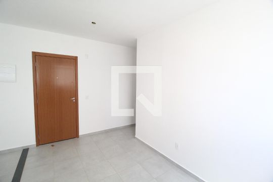 Sala de apartamento para alugar com 2 quartos, 47m² em Shopping Park, Uberlândia