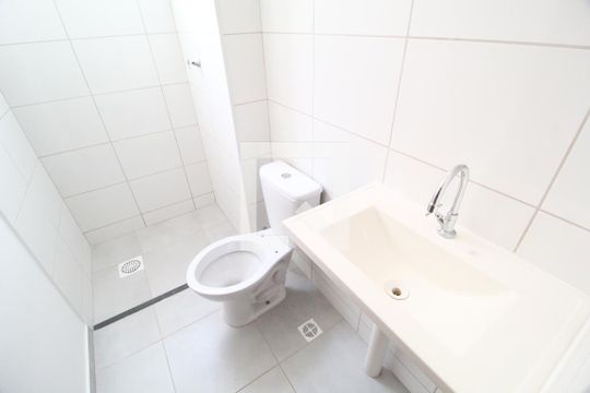 Banheiro Social de apartamento para alugar com 2 quartos, 47m² em Shopping Park, Uberlândia