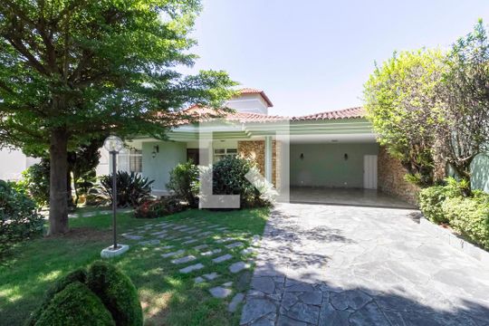 Fachada de casa à venda com 5 quartos, 1000m² em Bandeirantes (pampulha), Belo Horizonte