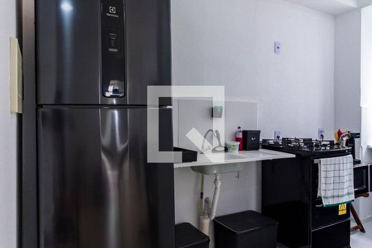 Cozinha de apartamento para alugar com 2 quartos, 43m² em Jardim Paris, São Paulo