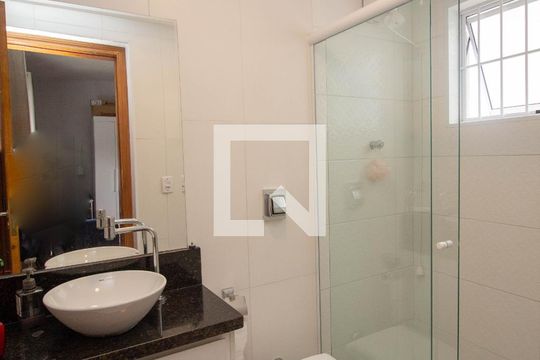 Banheiro da Suíte de casa à venda com 3 quartos, 251m² em Chácara Inglesa, São Paulo
