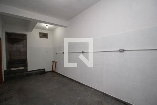 Garagem de casa à venda com 3 quartos, 251m² em Chácara Inglesa, São Paulo