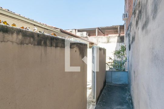 Área comum - Entrada do imóvel de casa para alugar com 1 quarto, 50m² em Vicente de Carvalho, Rio de Janeiro