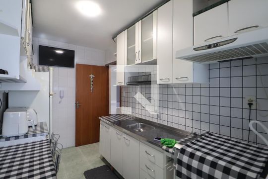 Cozinha de apartamento à venda com 2 quartos, 75m² em Centro, Canoas