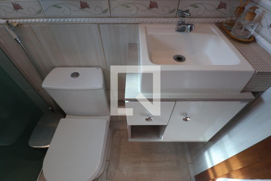 Banheiro de apartamento à venda com 2 quartos, 75m² em Centro, Canoas