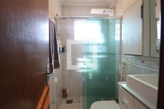 Banheiro de apartamento à venda com 2 quartos, 75m² em Centro, Canoas
