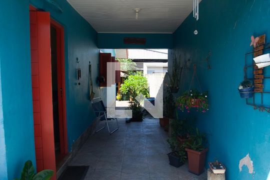 Garagem de casa à venda com 3 quartos, 70m² em São Luís, Canoas