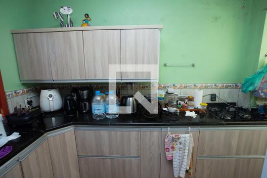 Cozinha de casa à venda com 3 quartos, 70m² em São Luís, Canoas