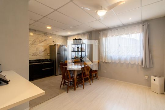 Sala de casa para alugar com 3 quartos, 300m² em Vila Lanzara, Guarulhos