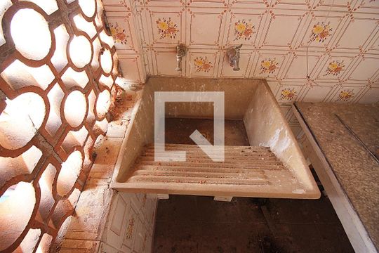 Área de Serviço Casa 2  de casa à venda com 4 quartos, 308m² em Vila Goncalves, São Bernardo do Campo