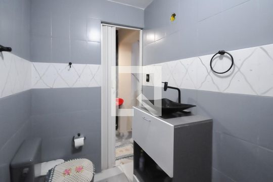 Banheiro Social ( Casa 2 ) de casa à venda com 5 quartos, 287m² em Vila Santa Luzia, São Bernardo do Campo