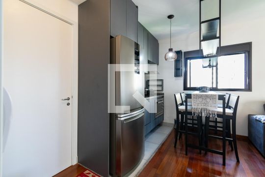 Cozinha de apartamento para alugar com 1 quarto, 29m² em Jardim Prudência, São Paulo