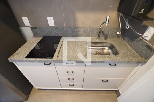 Cozinha de kitnet/studio para alugar com 1 quarto, 17m² em Cidade Universitária, Campinas
