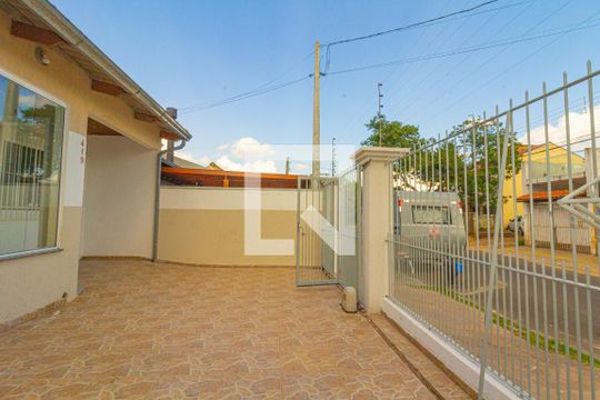Garagem de casa à venda com 3 quartos, 100m² em Mato Grande, Canoas