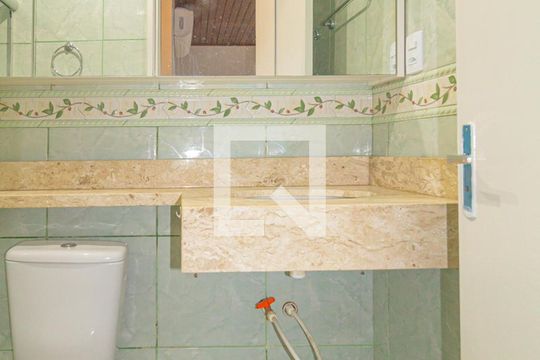 Banheiro de casa à venda com 3 quartos, 100m² em Mato Grande, Canoas