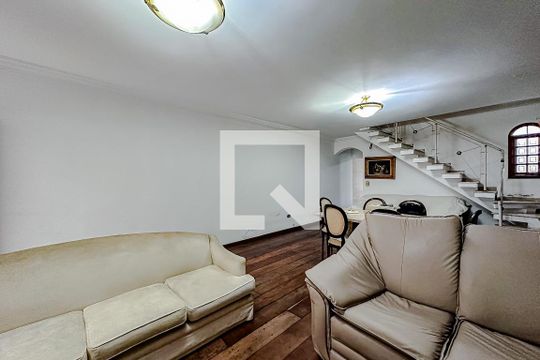 Sala de casa à venda com 3 quartos, 180m² em Vila Bertioga, São Paulo