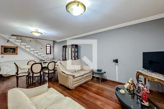Casa à venda com 3 quartos, 180m² em Vila Bertioga, São Paulo