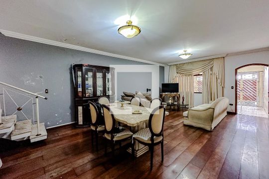Sala de casa para alugar com 3 quartos, 180m² em Vila Bertioga, São Paulo
