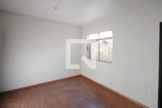 Suíte de casa à venda com 3 quartos, 200m² em Concórdia, Belo Horizonte