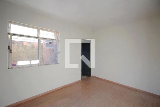 Suíte de casa à venda com 3 quartos, 200m² em Concórdia, Belo Horizonte