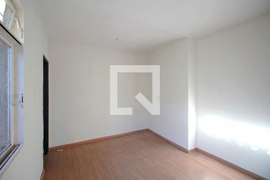 Suíte de casa à venda com 3 quartos, 200m² em Concórdia, Belo Horizonte