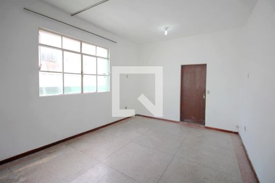 Quarto 1 de kitnet/studio para alugar com 1 quarto, 30m² em Floresta, Belo Horizonte