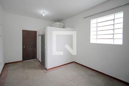 Sala de kitnet/studio para alugar com 1 quarto, 30m² em Floresta, Belo Horizonte