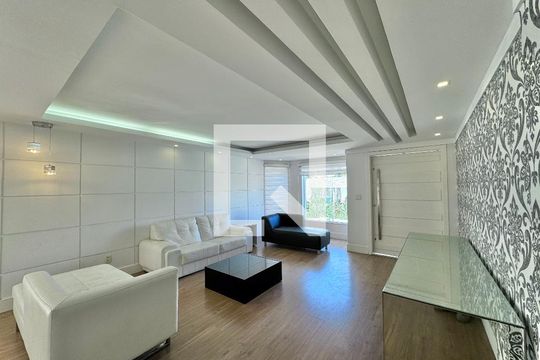 Casa de Condomínio para alugar com 6 quartos, 550m² em Barra da Tijuca, Rio de Janeiro