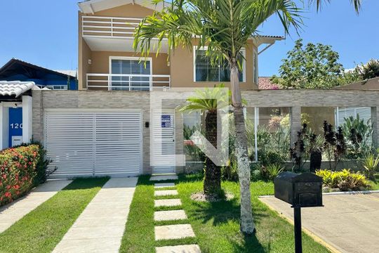 Fachada de casa de condomínio para alugar com 6 quartos, 550m² em Barra da Tijuca, Rio de Janeiro