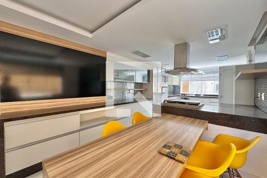 Cozinha de casa de condomínio para alugar com 6 quartos, 550m² em Barra da Tijuca, Rio de Janeiro